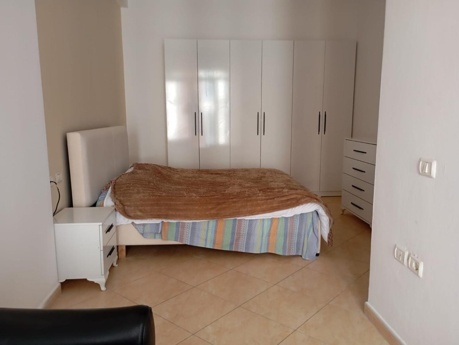 Royal 3 Hostel Тирана Екстериор снимка