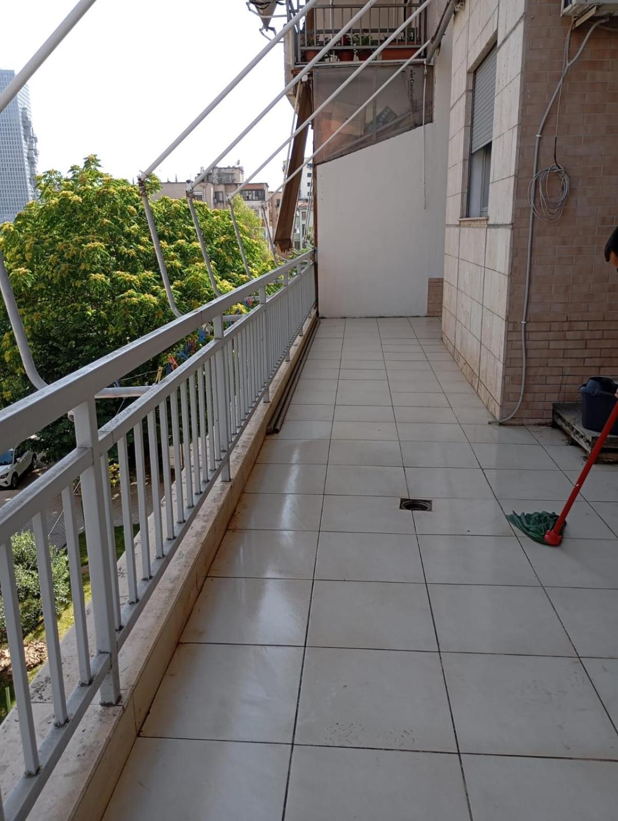 Royal 3 Hostel Тирана Екстериор снимка