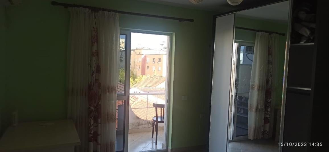 Royal 3 Hostel Тирана Екстериор снимка