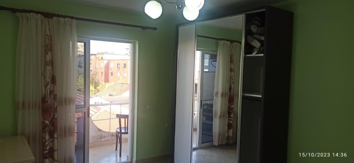Royal 3 Hostel Тирана Екстериор снимка
