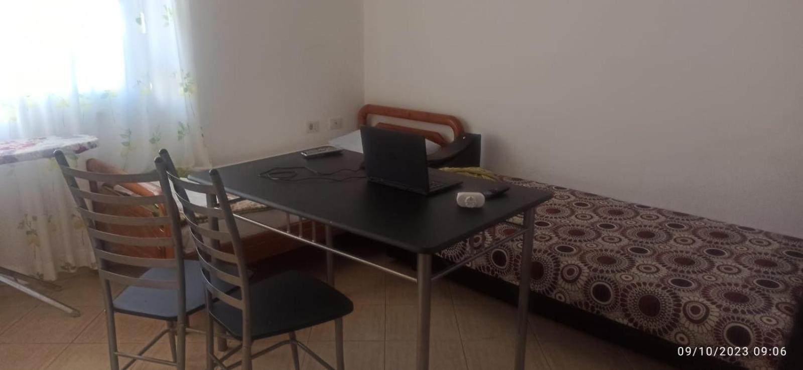 Royal 3 Hostel Тирана Екстериор снимка